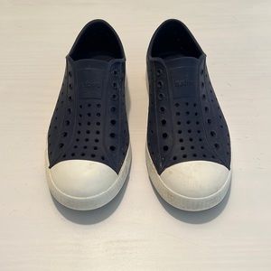 Kids Native shoes size J2